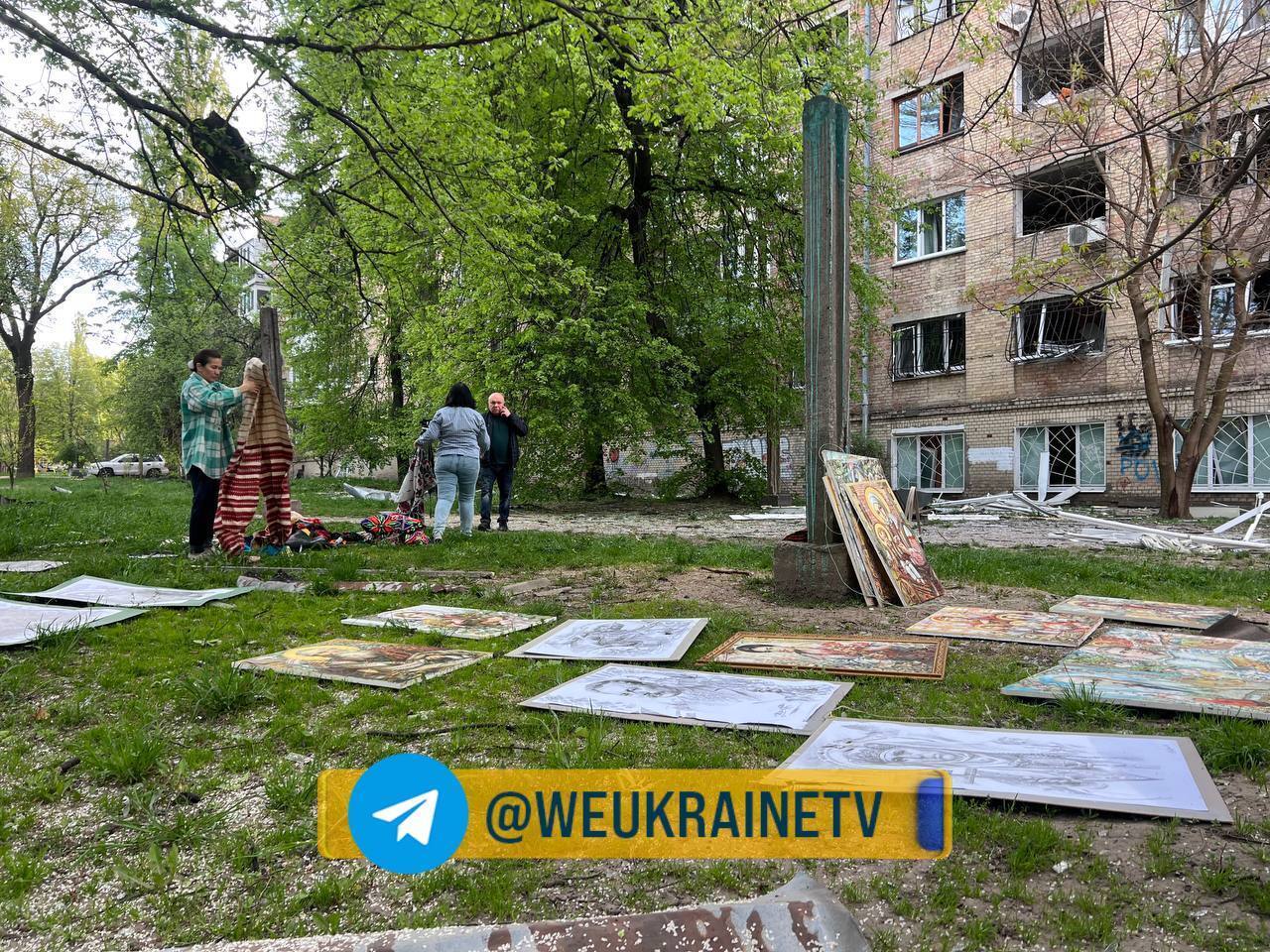 "У меня там муж. Уже, может, неживой": новые данные о последствиях атаки РФ на Киев, состоянии пострадавших и разборе завалов. Фото и видео