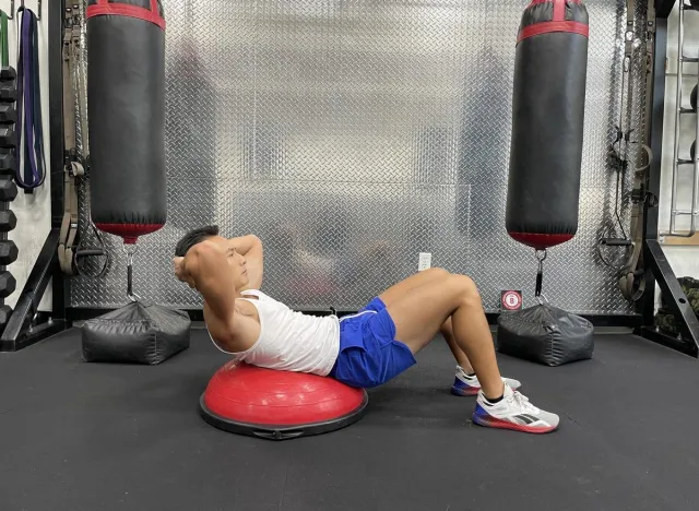Тренировки на мяче Bosu: как похудеть всего за неделю