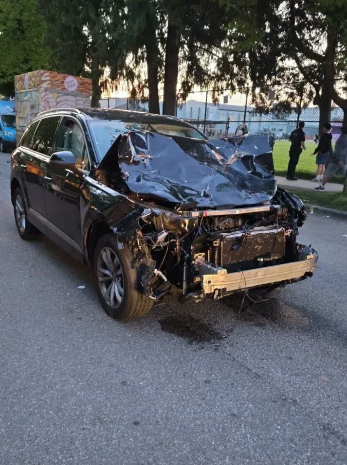 В Канаде автомобиль въехал в толпу во время праздника: есть погибшие. Фото и видео с места