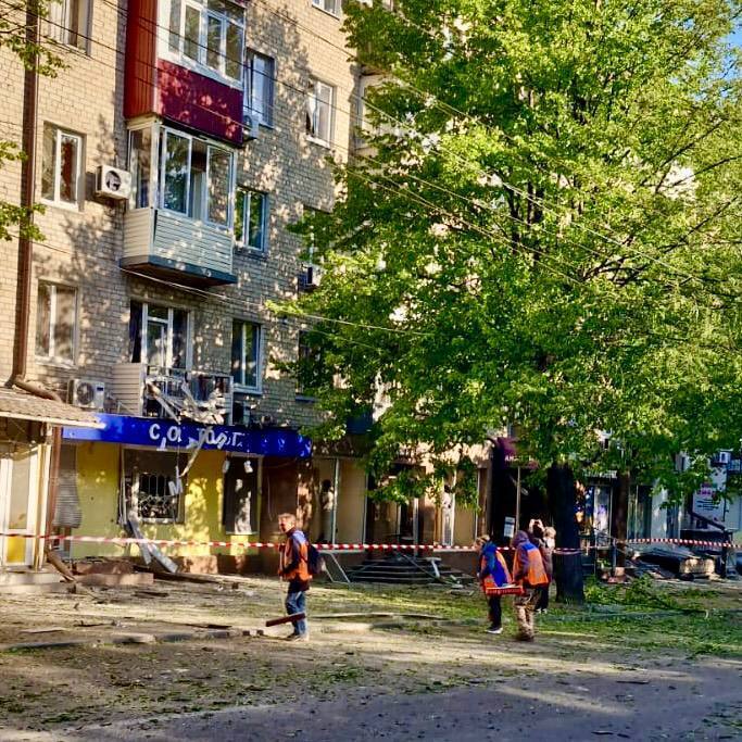 Выбило не менее 150 окон: появились фото последствий ночной атаки на Днепр