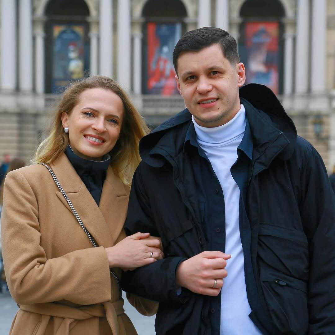 Дружина іноді заробляє більше: комік Роман Грищук, який став нардепом, розсекретив свій заробіток і витрати на місяць