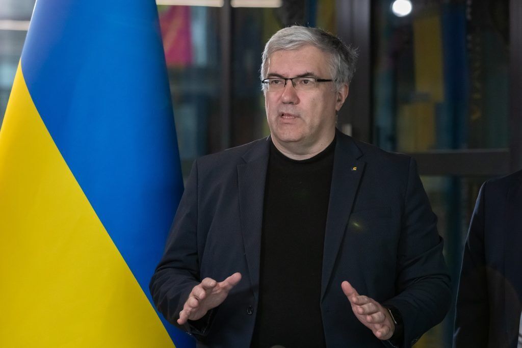 Адвокати Порошенка заявили про залучення Нацбанку до політичного переслідування політика