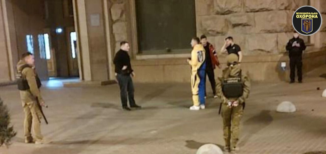 У Києві бійка на Хрещатику під час комендантської години закінчилась стріляниною. Подробиці та фото