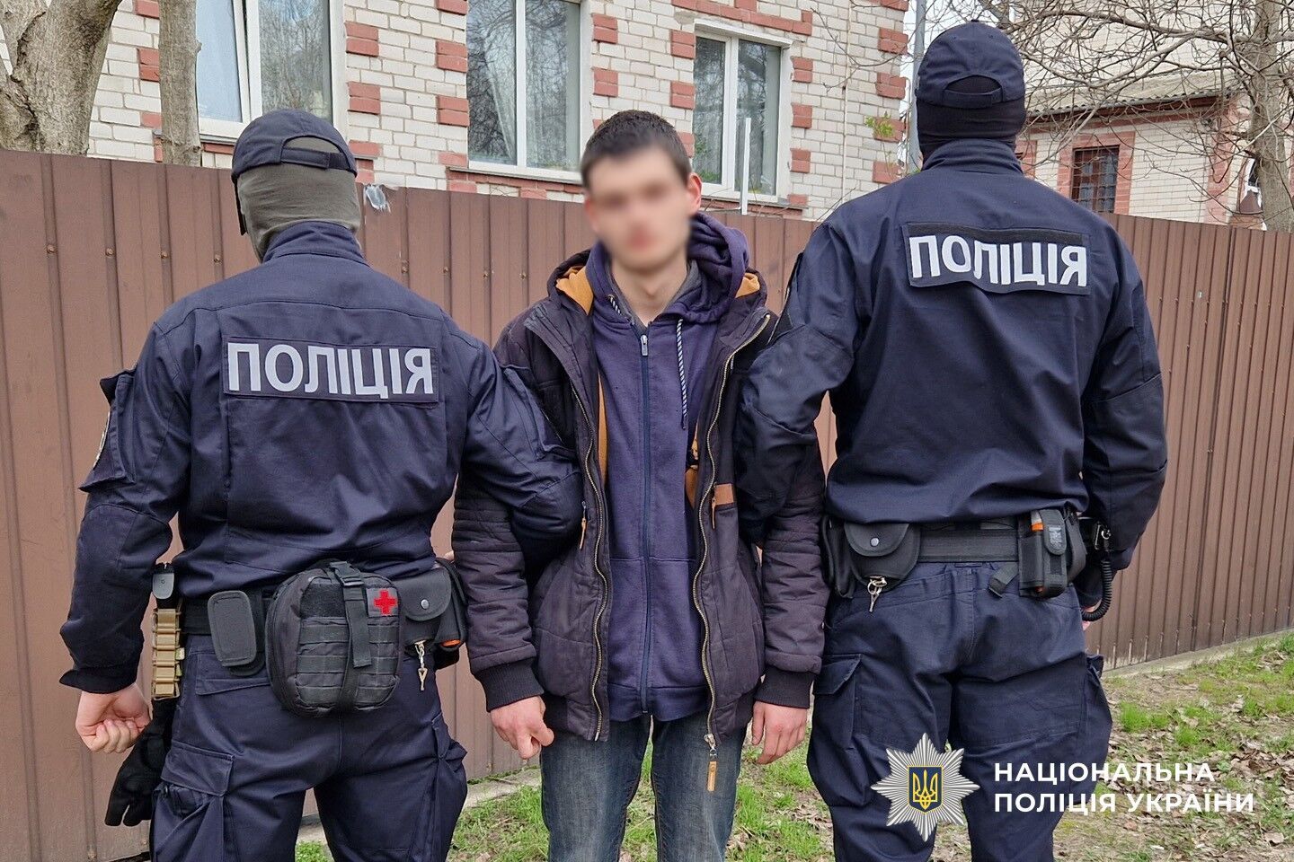 Незаконный "бизнес" с миллионными доходами: в Черниговской области задержали банду наркодилеров. Фото и видео