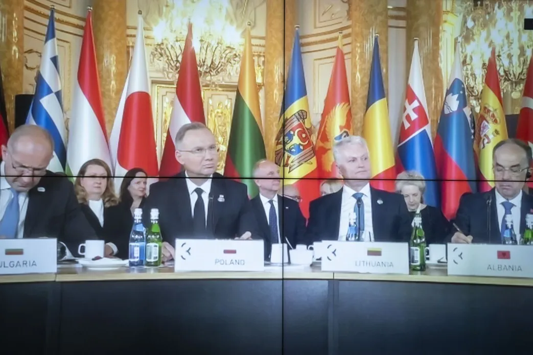 Путін не має отримати жодного клаптика землі: Зеленський на саміті Тримор'я закликав зберігати тиск на Росію