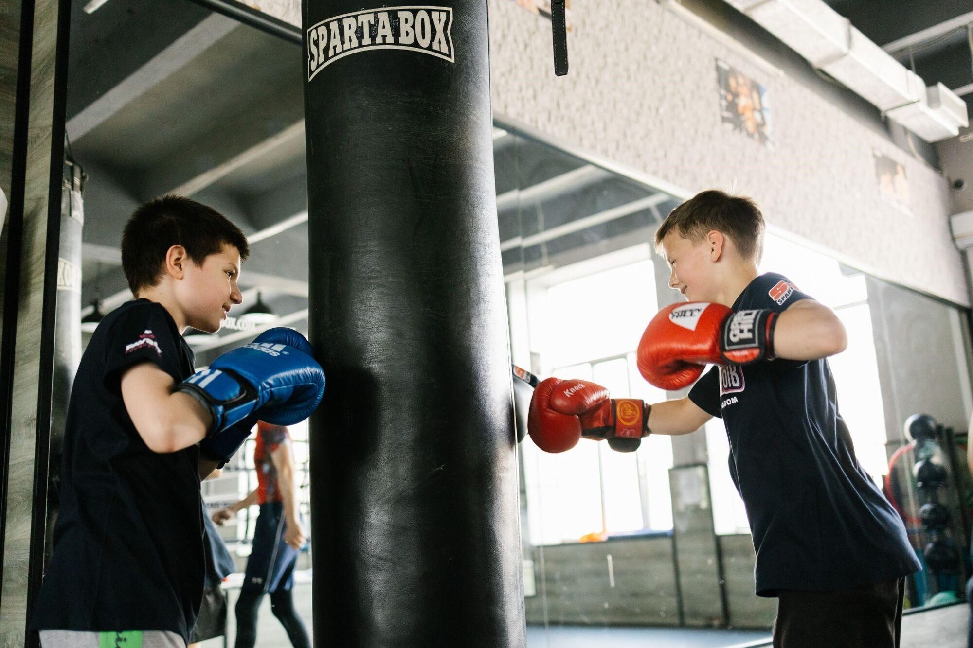 "Клуб супергероїв": як Матюха та Favbet Foundation допомагають українським дітям в часи війни