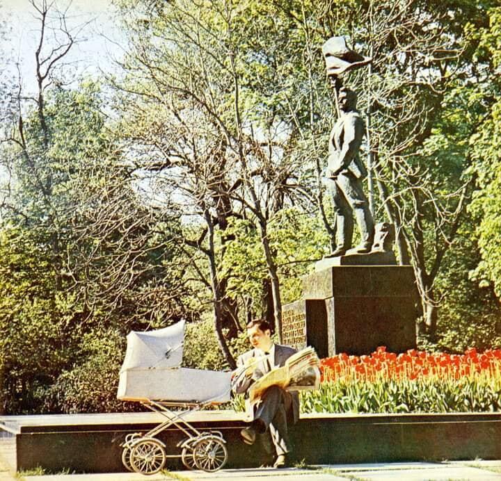 У мережі показали весну в Києві у 1978 році очима відомого українського фотографа. Старі знімки