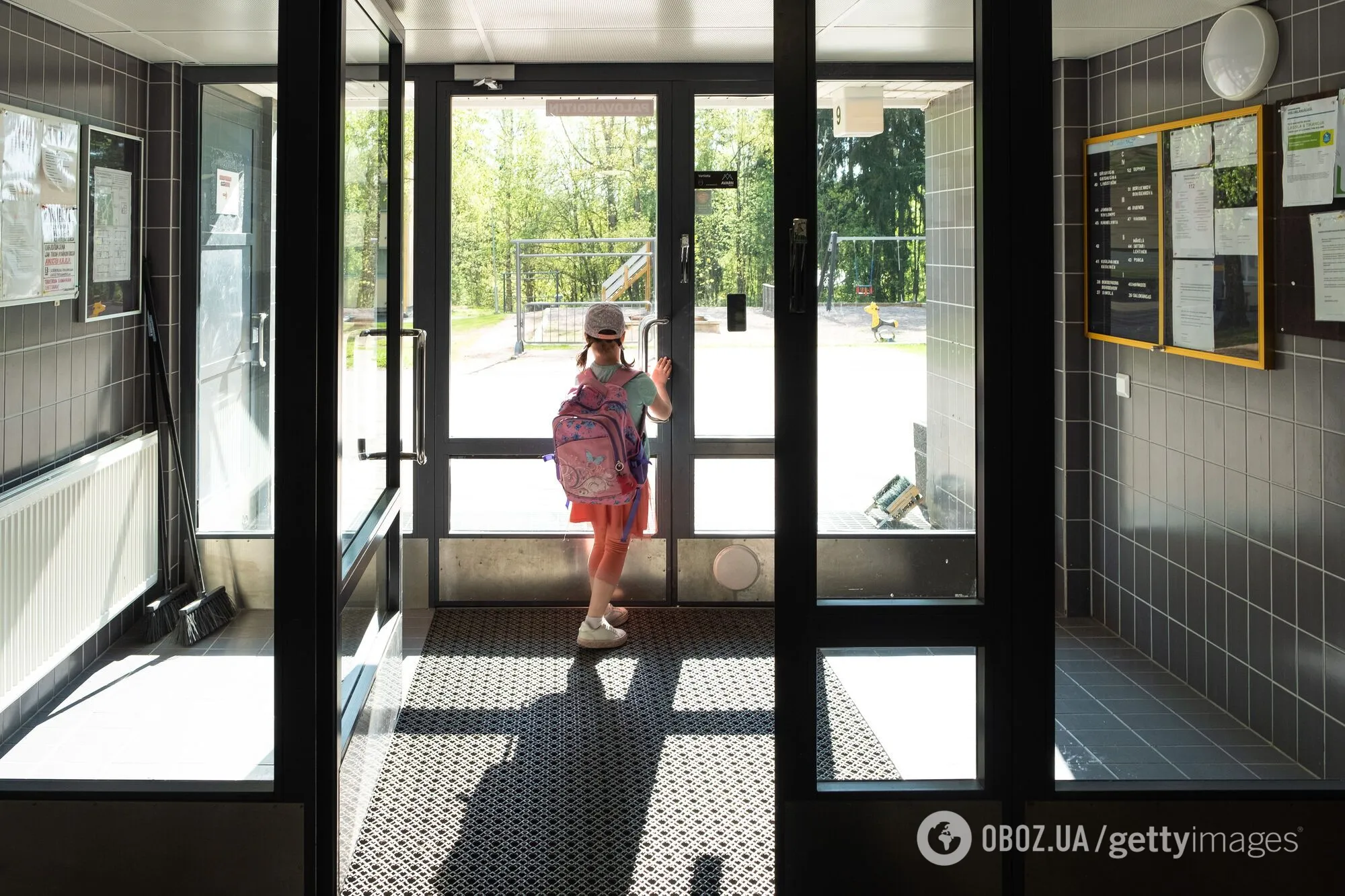 Швейцарія бʼє рекорди – майже 31 000 євро на рік: у скільки обійдеться початкова школа в країнах Європи, Азії та Америки