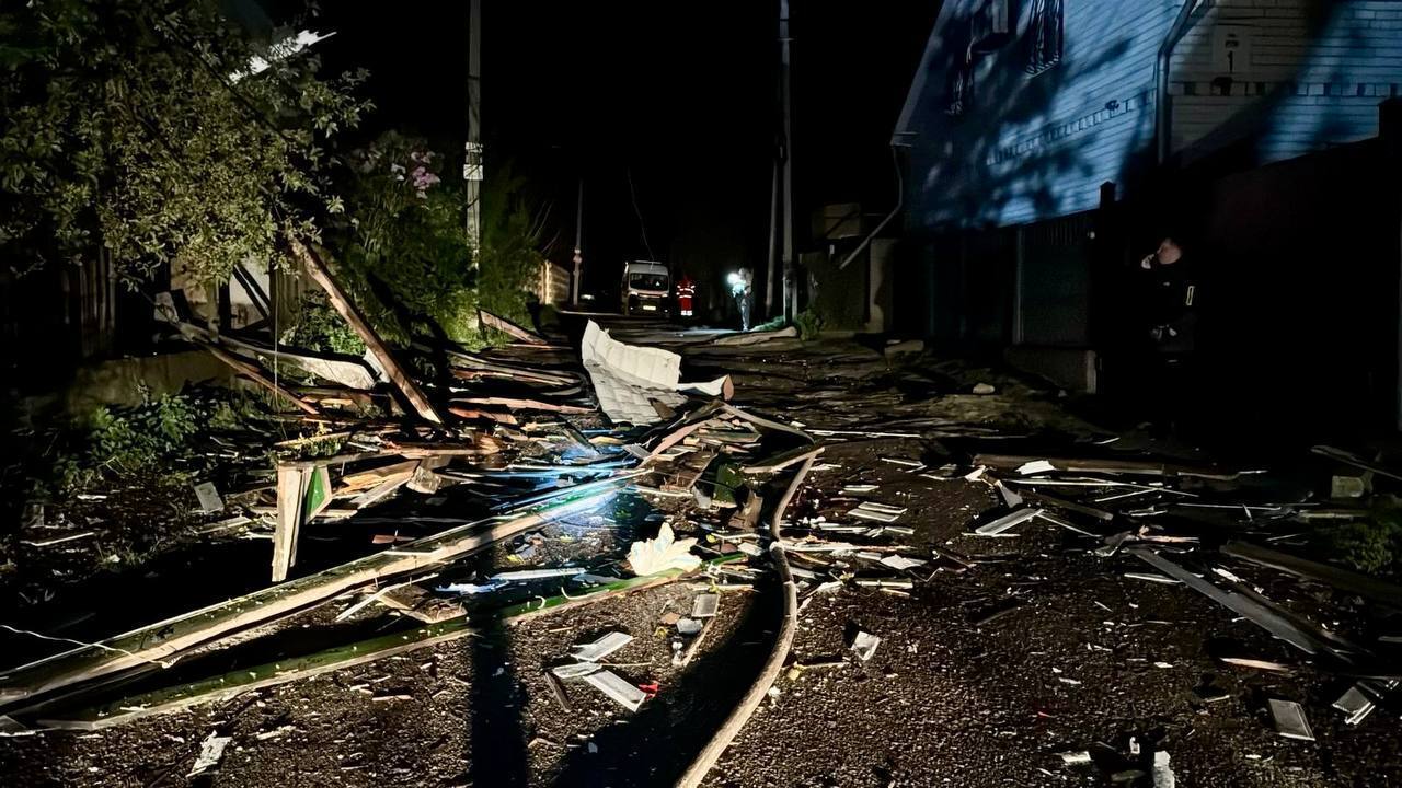 "Думали, что сойдем с ума": жители Днепра рассказали об атаке "шахедов" на город и взрывах, от которых стучали зубы. Видео