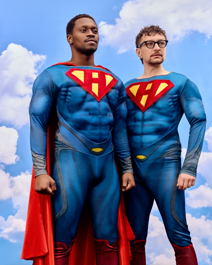 Tvorchi в костюмах супергероев спели о надежде в новом видео