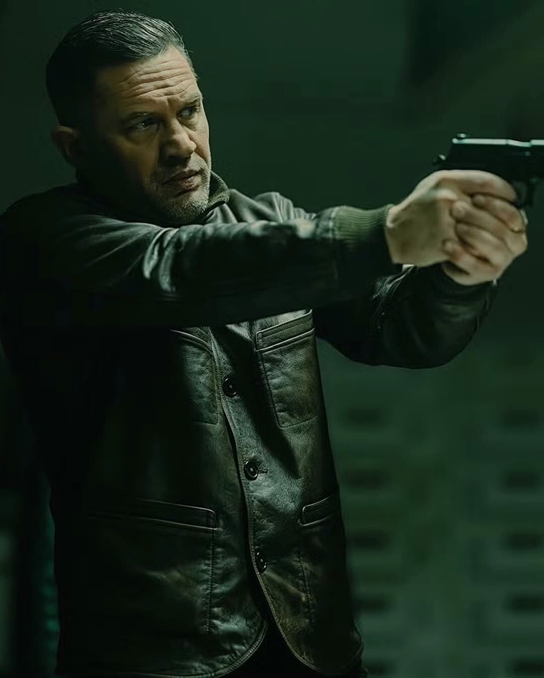 С Томом Харди в главной роли: о чем новый сериал Гач Ричи "Гангстерленд"