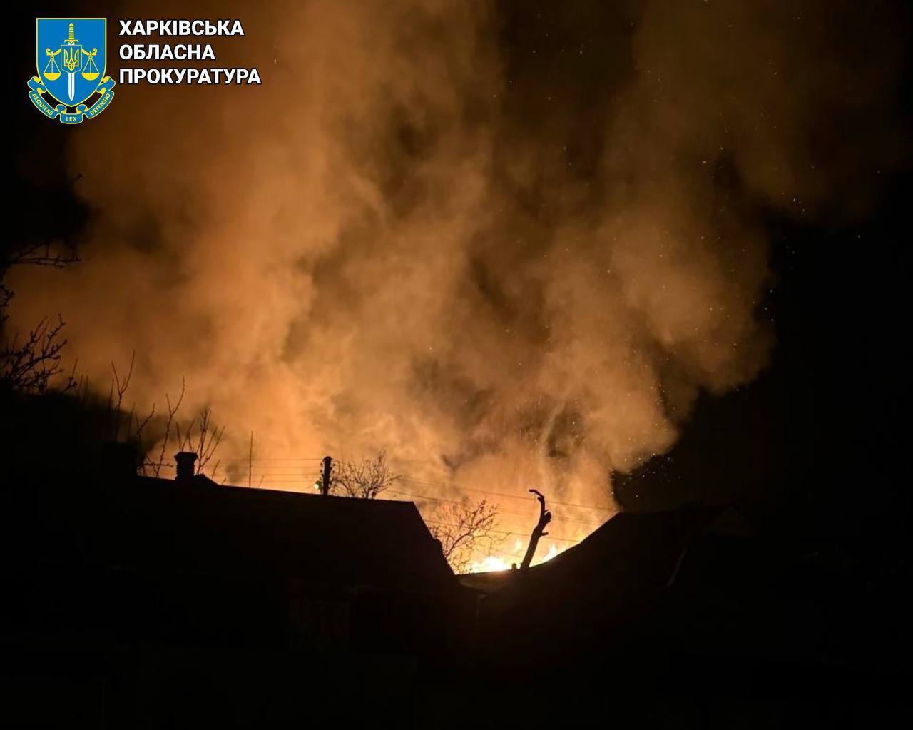 Россия атаковала дроном дом в Харькове: 34 человека пострадали, среди погибших – семья с ребенком. Фото и видео