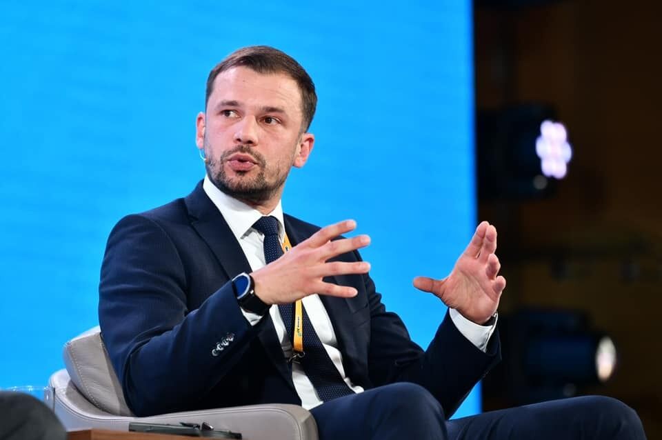 Сергей Бабак объяснил, почему напрямую запретить русский язык в школах невозможно: это дискриминация