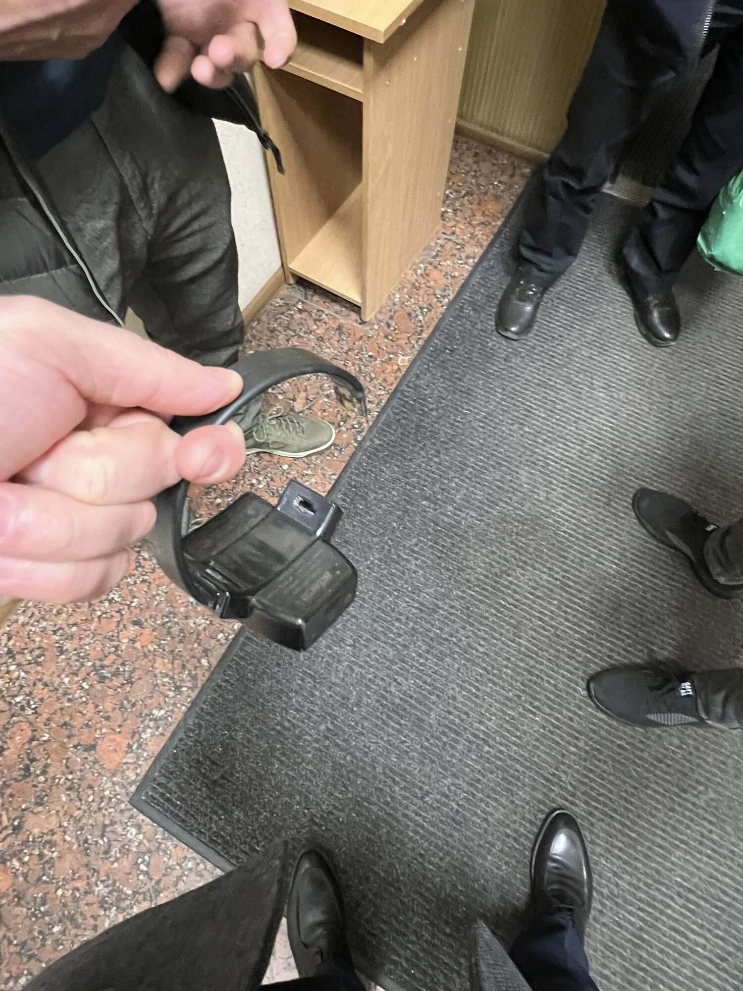 Сняли электронный браслет и вернули загранпаспорт: экс-разведчику Червинскому смягчили меру пресечения