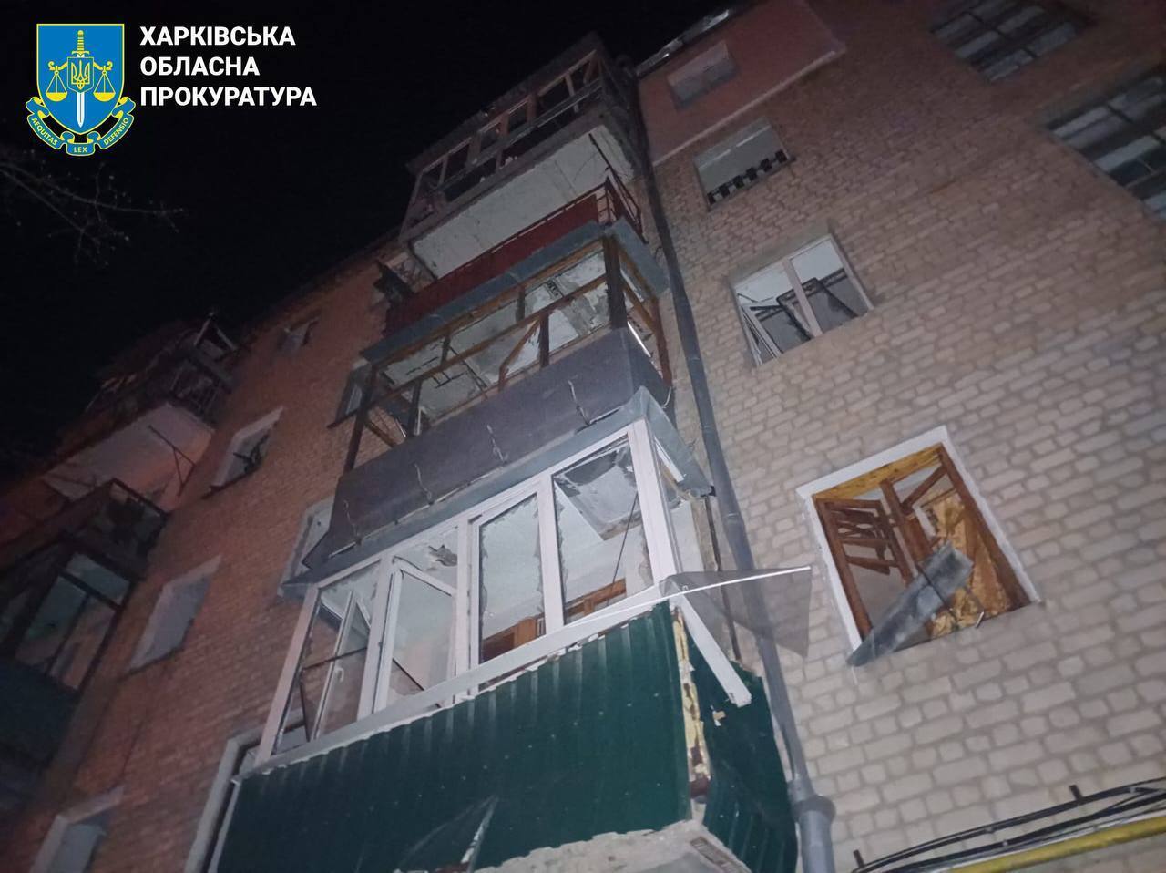 Россия атаковала дроном дом в Харькове: 34 человека пострадали, среди погибших – семья с ребенком. Фото и видео