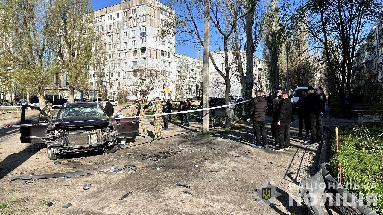 Умер чиновник, пострадавший вследствие подрыва авто в Днепре. Фото