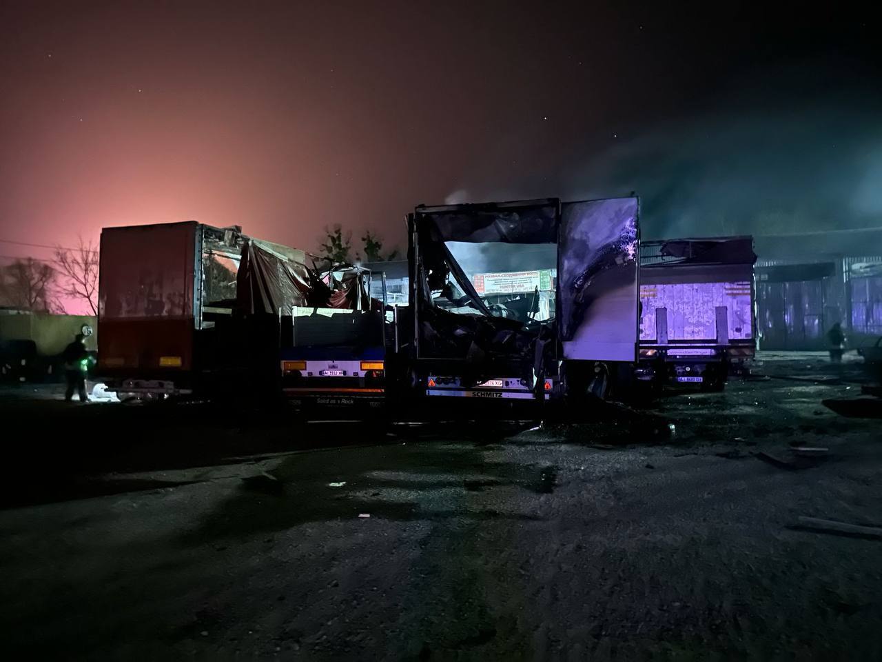 Спалахнули пожежі, є постраждалі: війська Росії атакували "Шахедами" Київщину. Фото