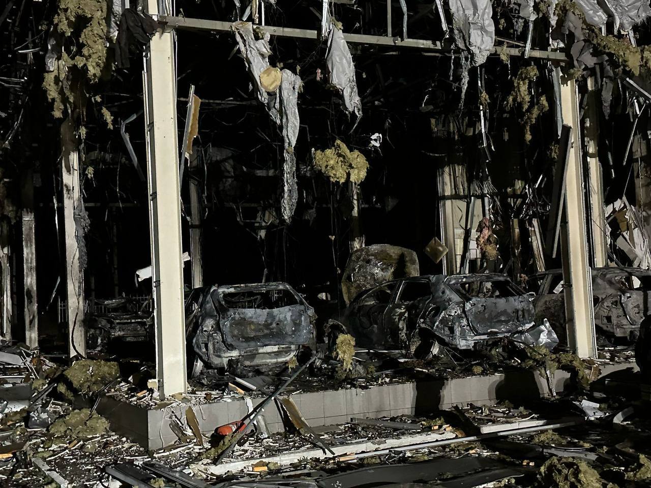 Спалахнули пожежі, є постраждалі: війська Росії атакували "Шахедами" Київщину. Фото