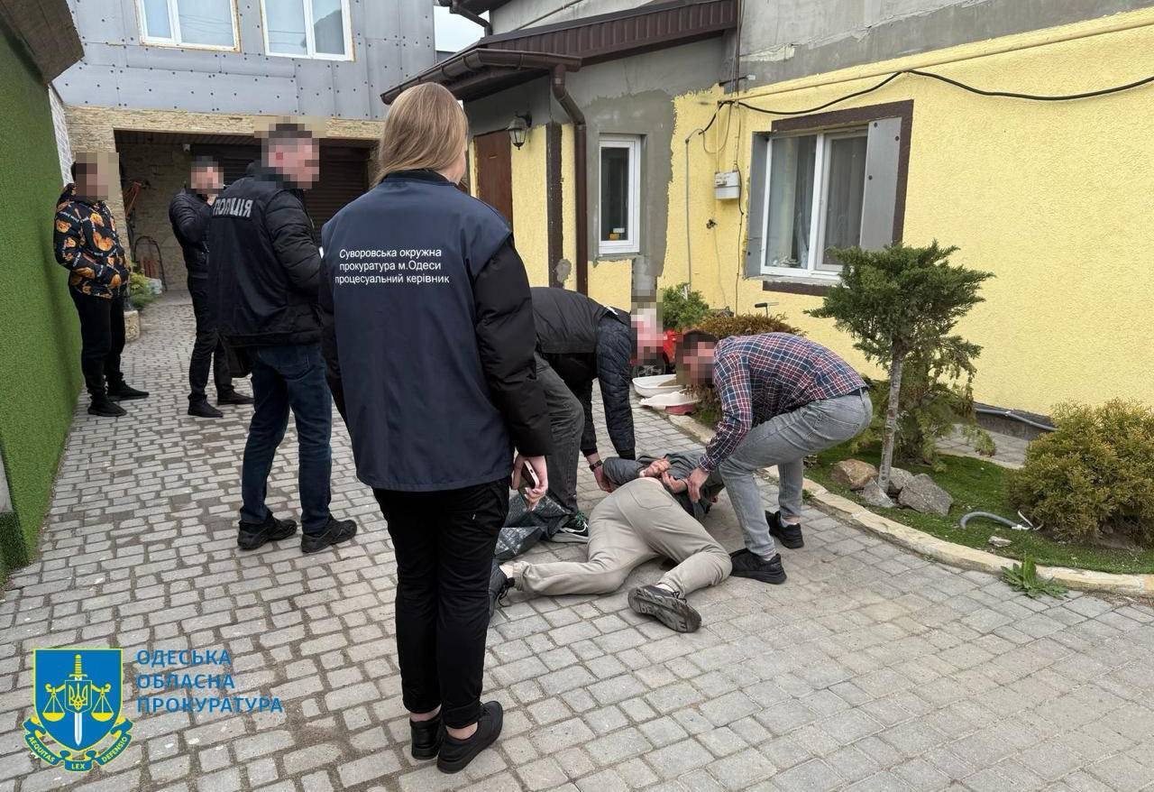 Вимагав $130 тис. за "вирішення питання" у суді: в Одесі затримали "рішалу". Фото