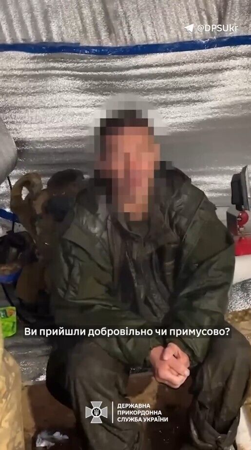 Заблукав аж із Мурманська: на Сумському напрямку прикордонники захопили в полон 61-річного військового армії РФ. Відео