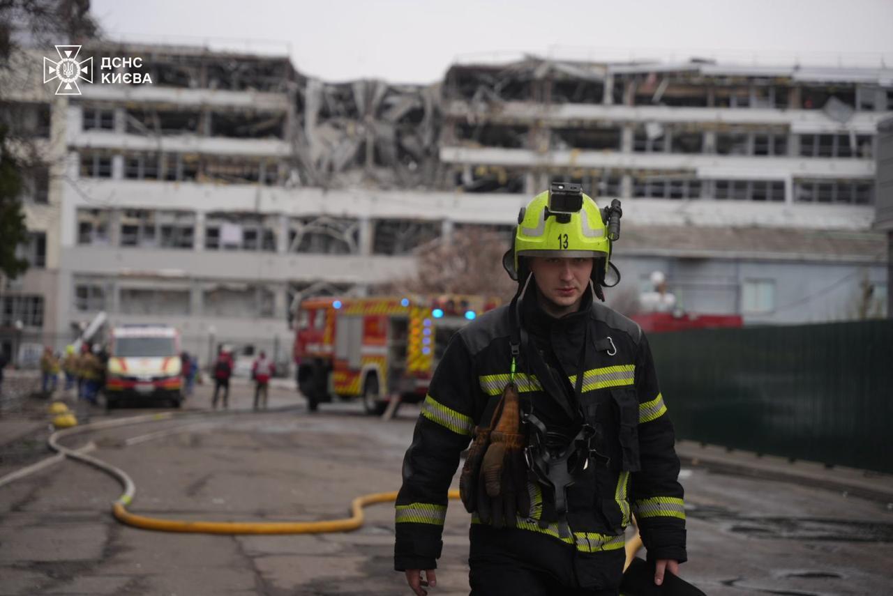 Нашли тело погибшего: появились новые детали удара баллистикой по Киеву