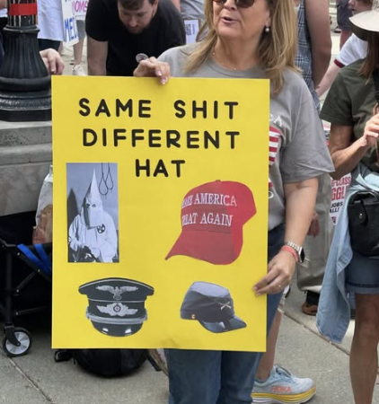 "Руки прочь от демократии!" В США и Европе нарастает волна протестов против политики Трампа