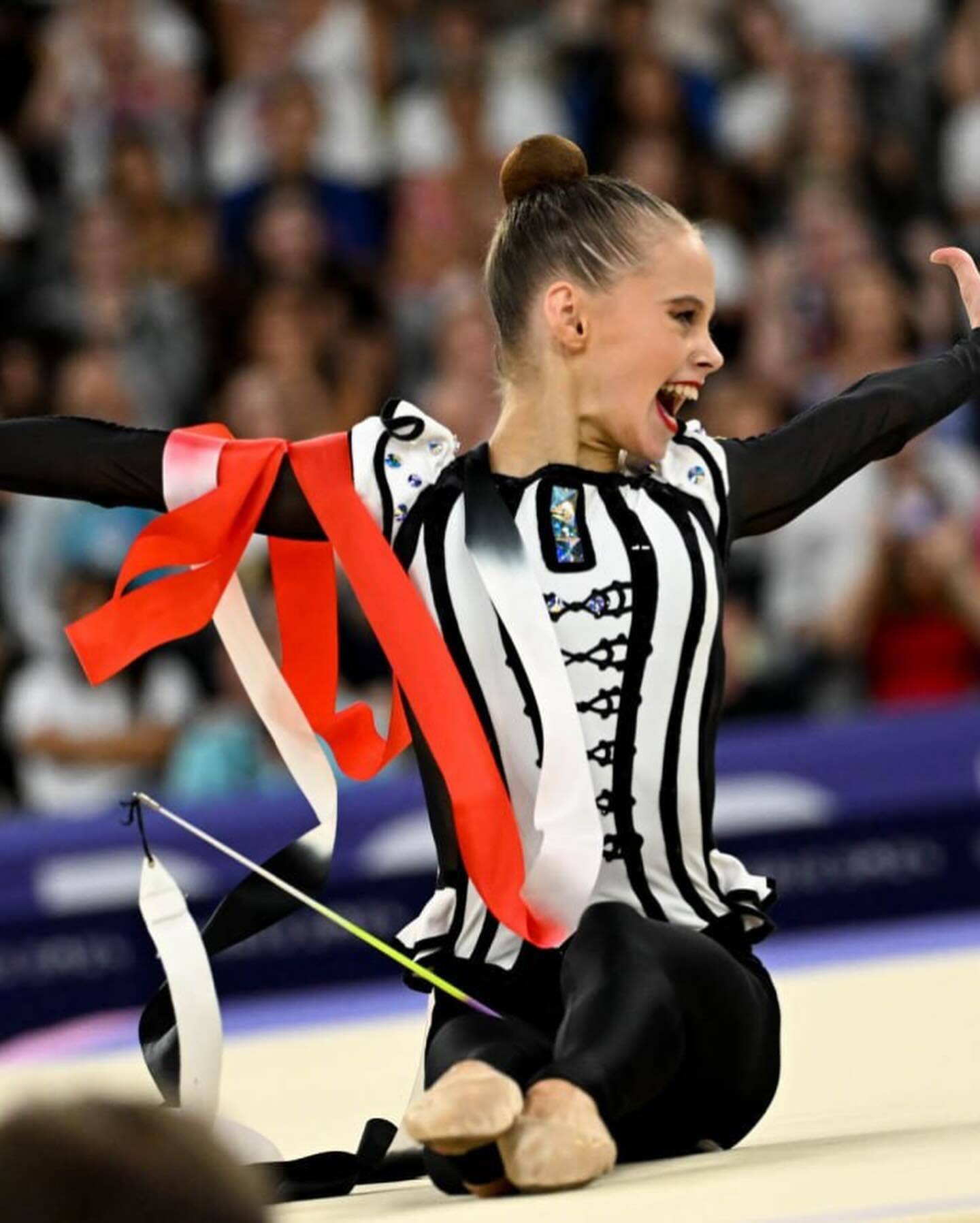 Камера зняла, що зробила Дерюгіна після виступу Онофрійчук на Кубку світу в Болгарії. Відео