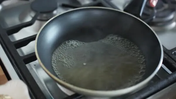 Как отмыть жир со сковороды