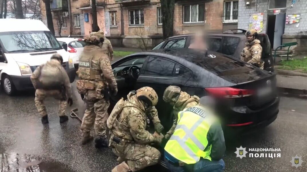 Обеспечивала наркотиками все регионы Украины: в Киеве разоблачили банду наркодилеров с оборотом в миллионы гривен. Фото и видео