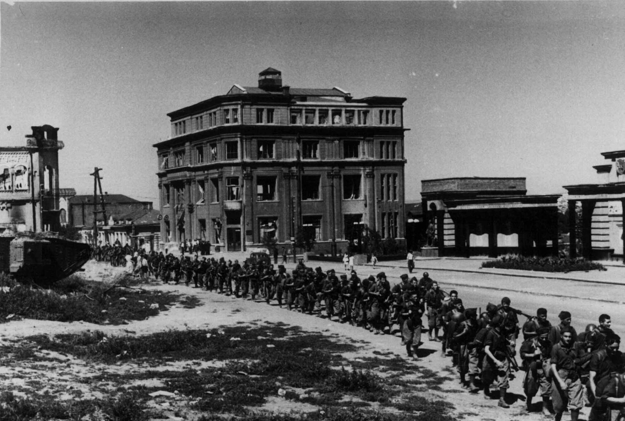 Яким був Луганськ під час окупації у 1942 році: архівні фото 