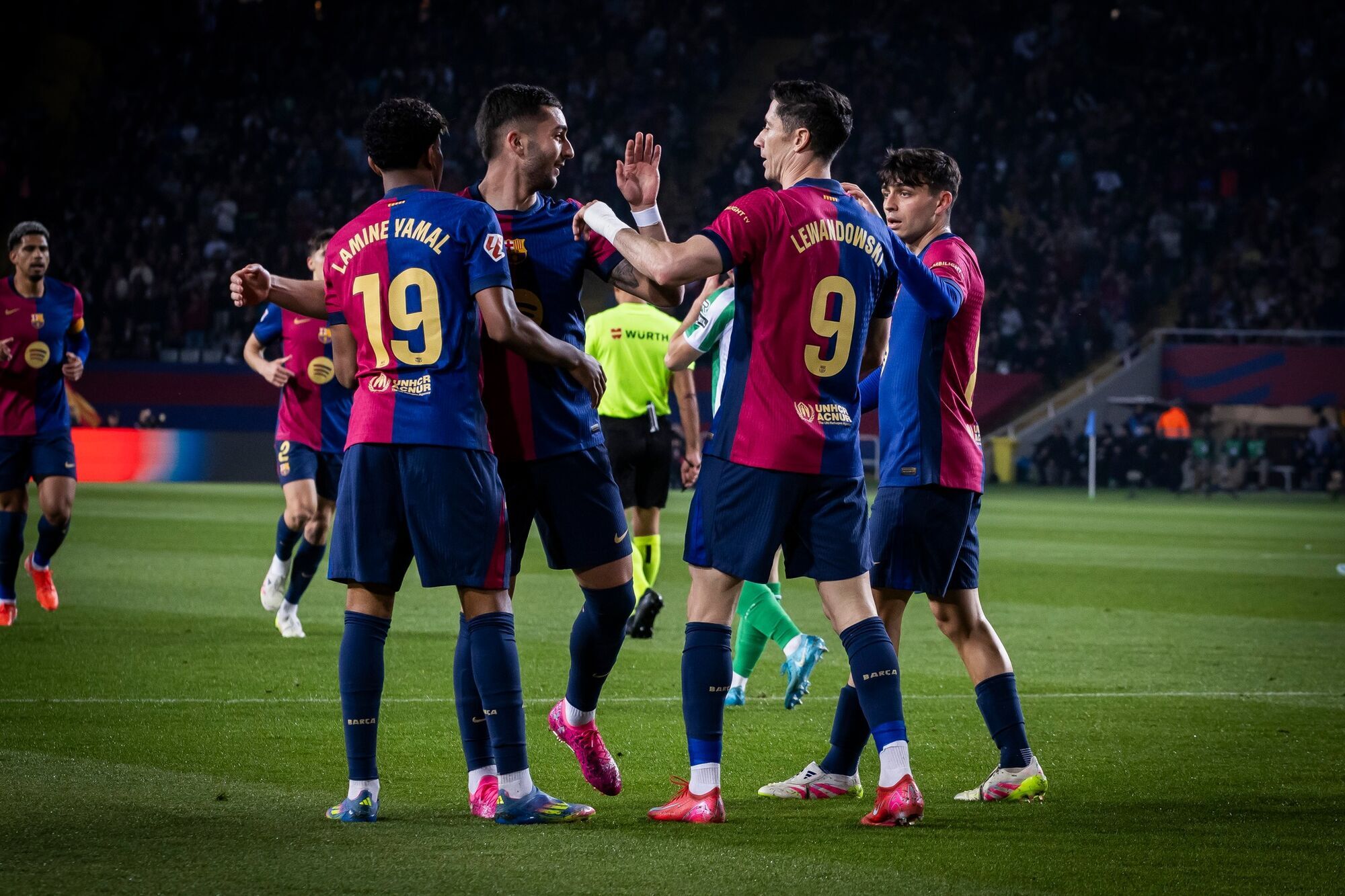 Где смотреть "Барселона" – "Боруссия": расписание трансляций матча 1/4 финала Лиги чемпионов