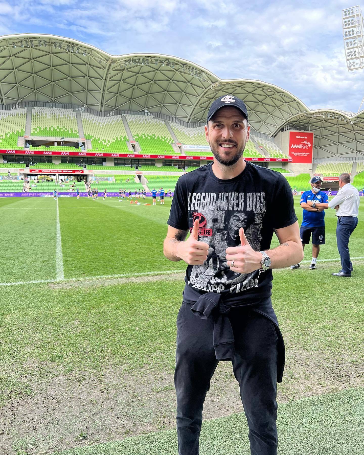 Знаменитый хорватский голкипер на рефлексах спас журналистку в прямом эфире. Видео собрало 1 млн просмотров менее чем за сутки