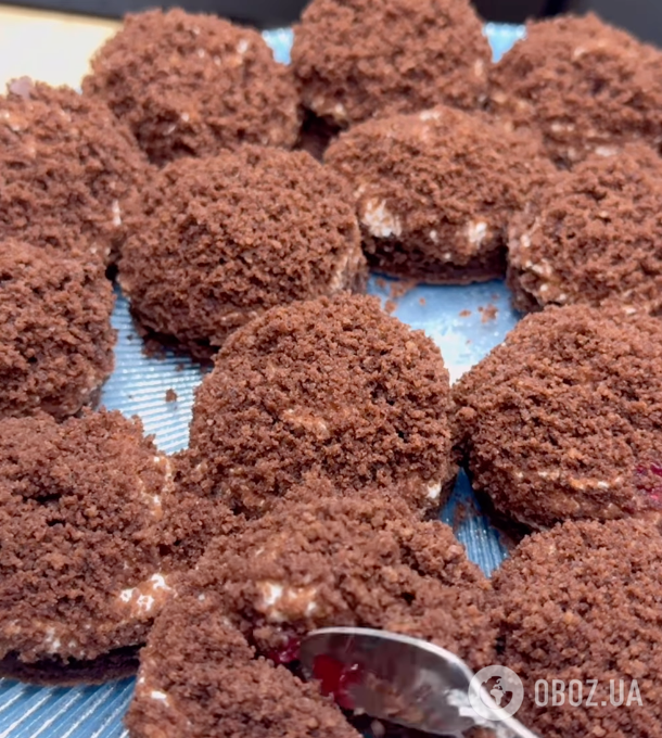 Пирожные из бисквита