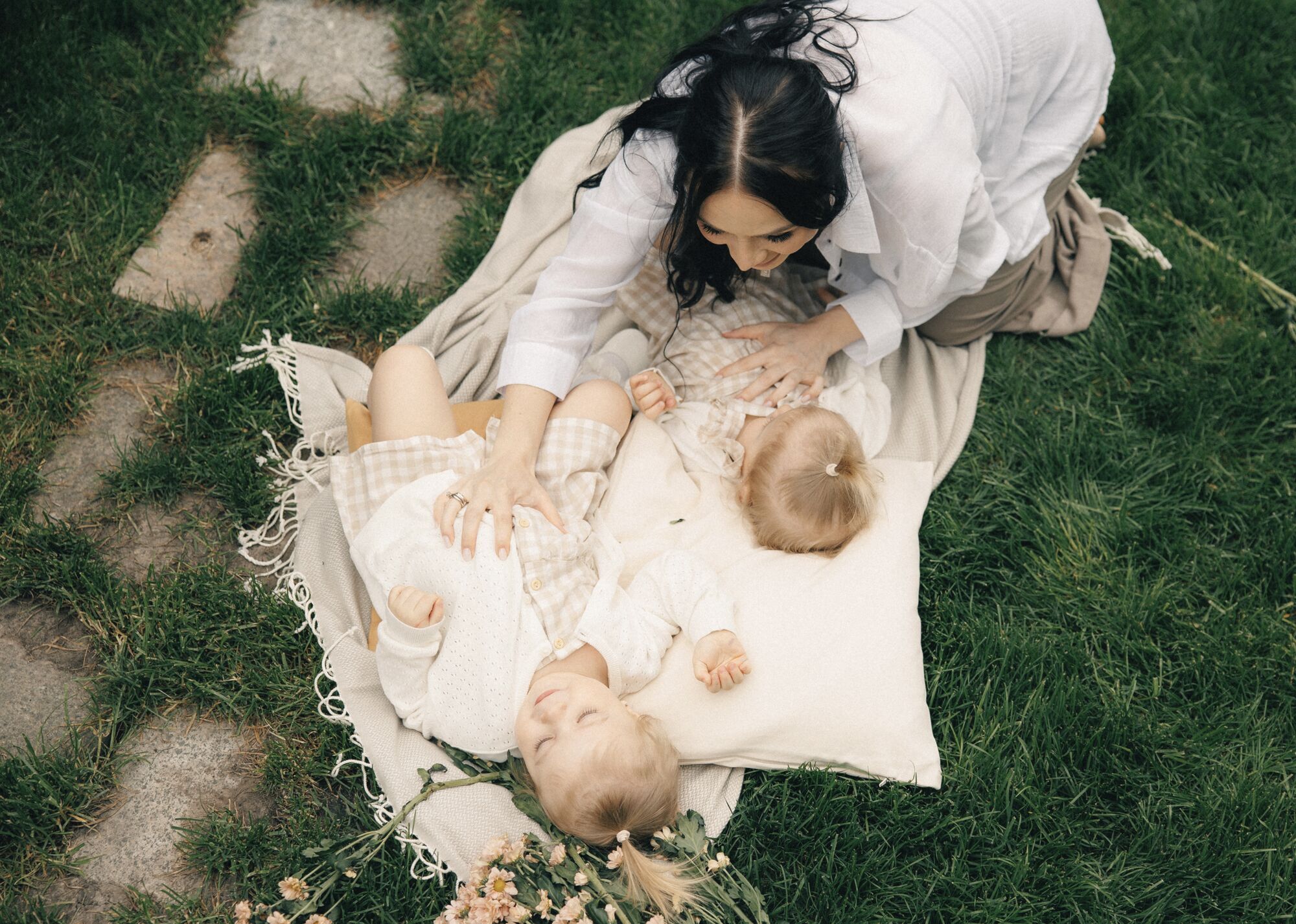 Співачка Ольга Старовойт, яка народила чотирьох дітей під час війни, вразила історією пологів двійнею під обстрілами