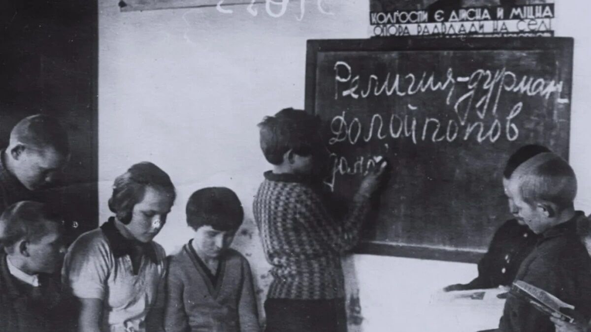 Чому в СРСР боролися зі святкуванням Великодня і що таке "комсомольська Пасха"