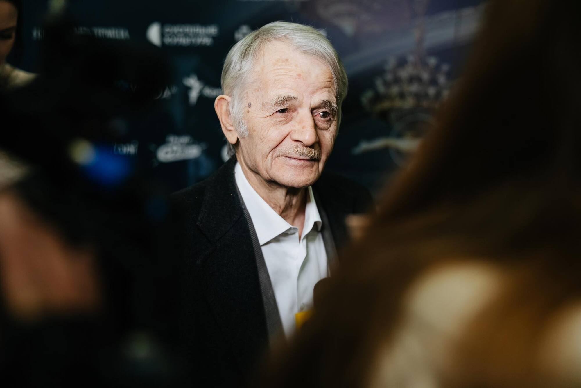 Предательство Павла Тычины, любовь Мустафы Джемилева и триллер со звездой "Белого лотоса": что посмотреть в кино