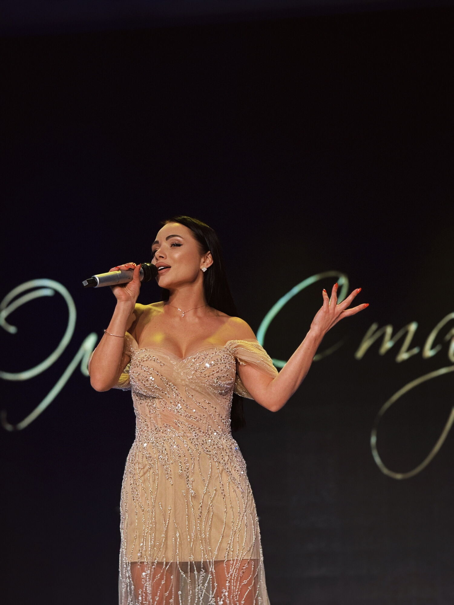 Співачка Ольга Старовойт, яка народила чотирьох дітей під час війни, вразила історією пологів двійнею під обстрілами