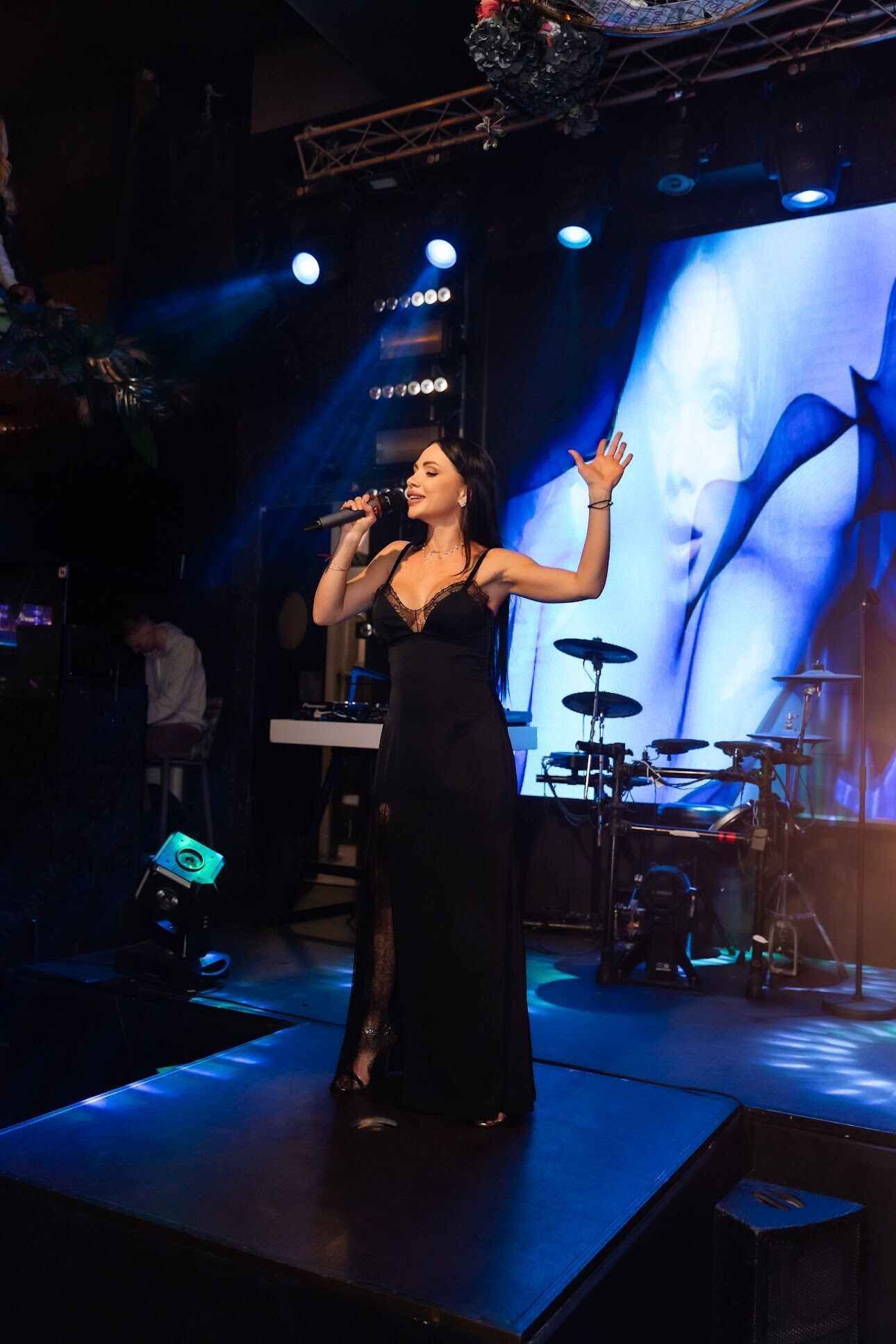 Співачка Ольга Старовойт, яка народила чотирьох дітей під час війни, вразила історією пологів двійнею під обстрілами