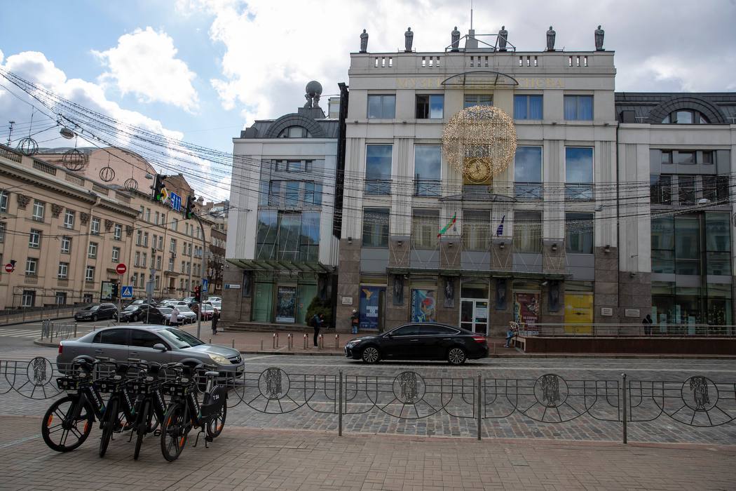 Origami for Ukraine: Кличко показав мистецьку інсталяцію, яка прикрасила фасад Музею Києва. Фото