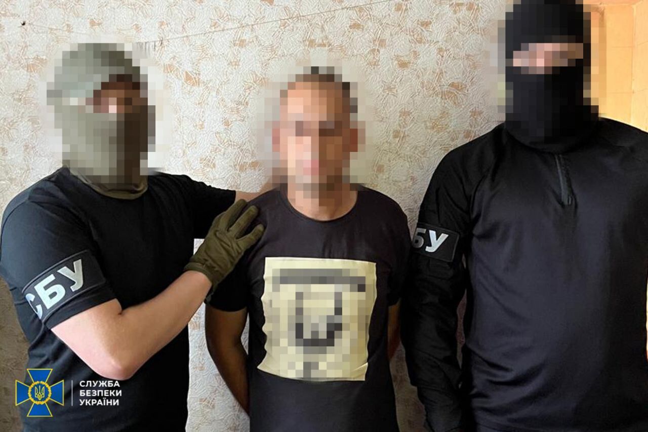 Корректировал ракетные удары по своим собратьям с ВСУ: в Украине бросили за решетку "крота" из ГРУ. Фото