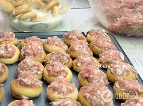Бублики з м'ясним фаршем