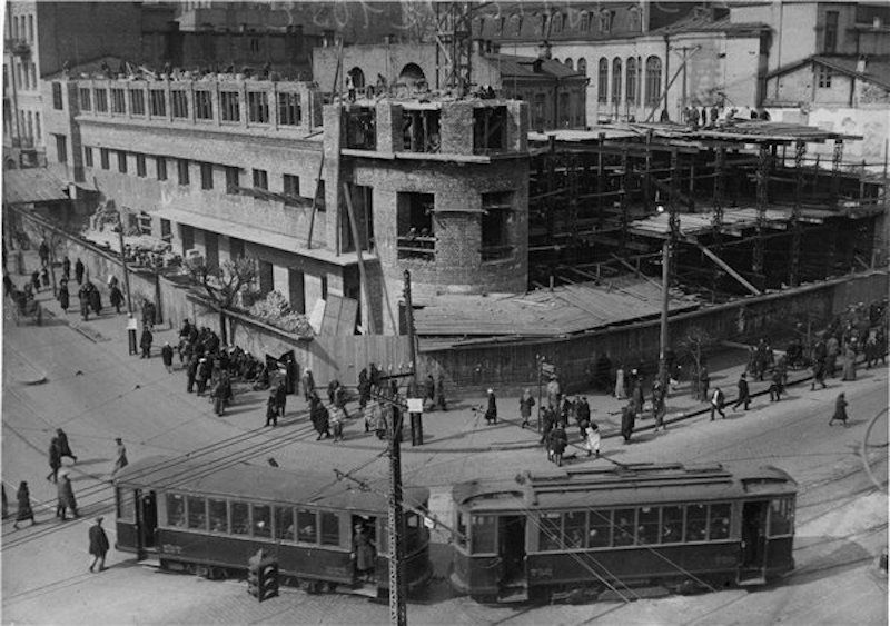 Спроектированный в стиле ар-деко: 86 лет назад в Киеве открылся ЦУМ. История и уникальные фото