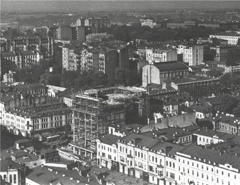Спроектированный в стиле ар-деко: 86 лет назад в Киеве открылся ЦУМ. История и уникальные фото