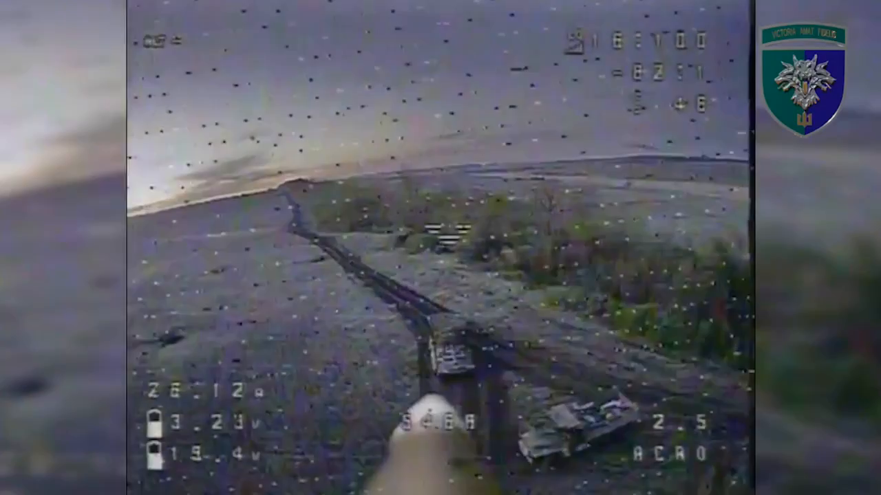 На Покровському напрямку знищили САУ і бронемашину ворога: відео