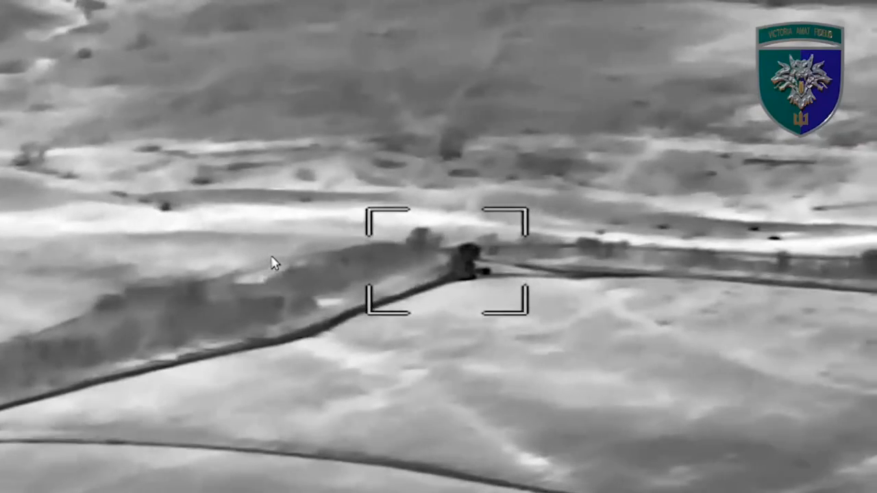 На Покровському напрямку знищили САУ і бронемашину ворога: відео