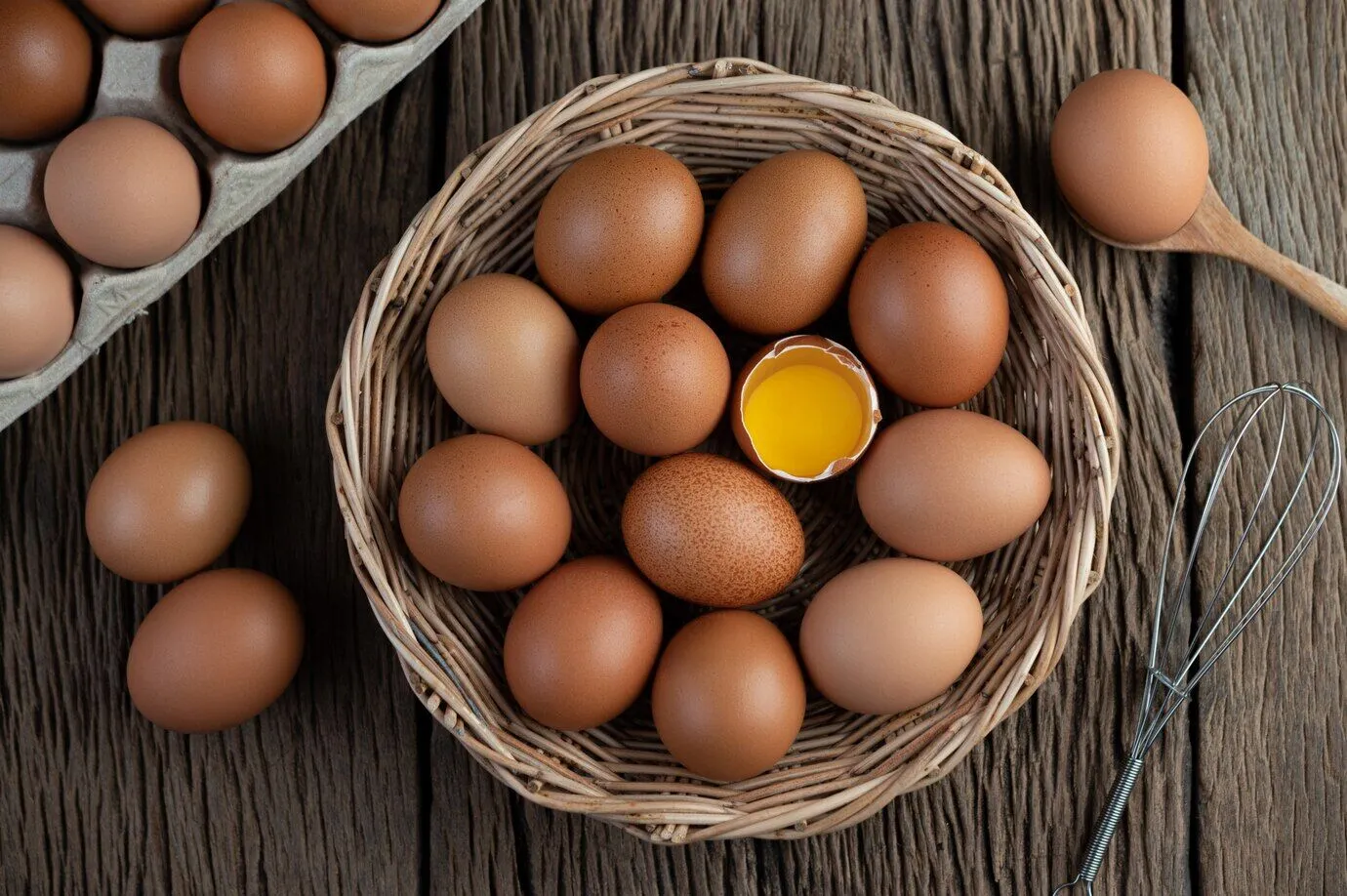 Де не можна зберігати яйця: продукт може зіпсуватись