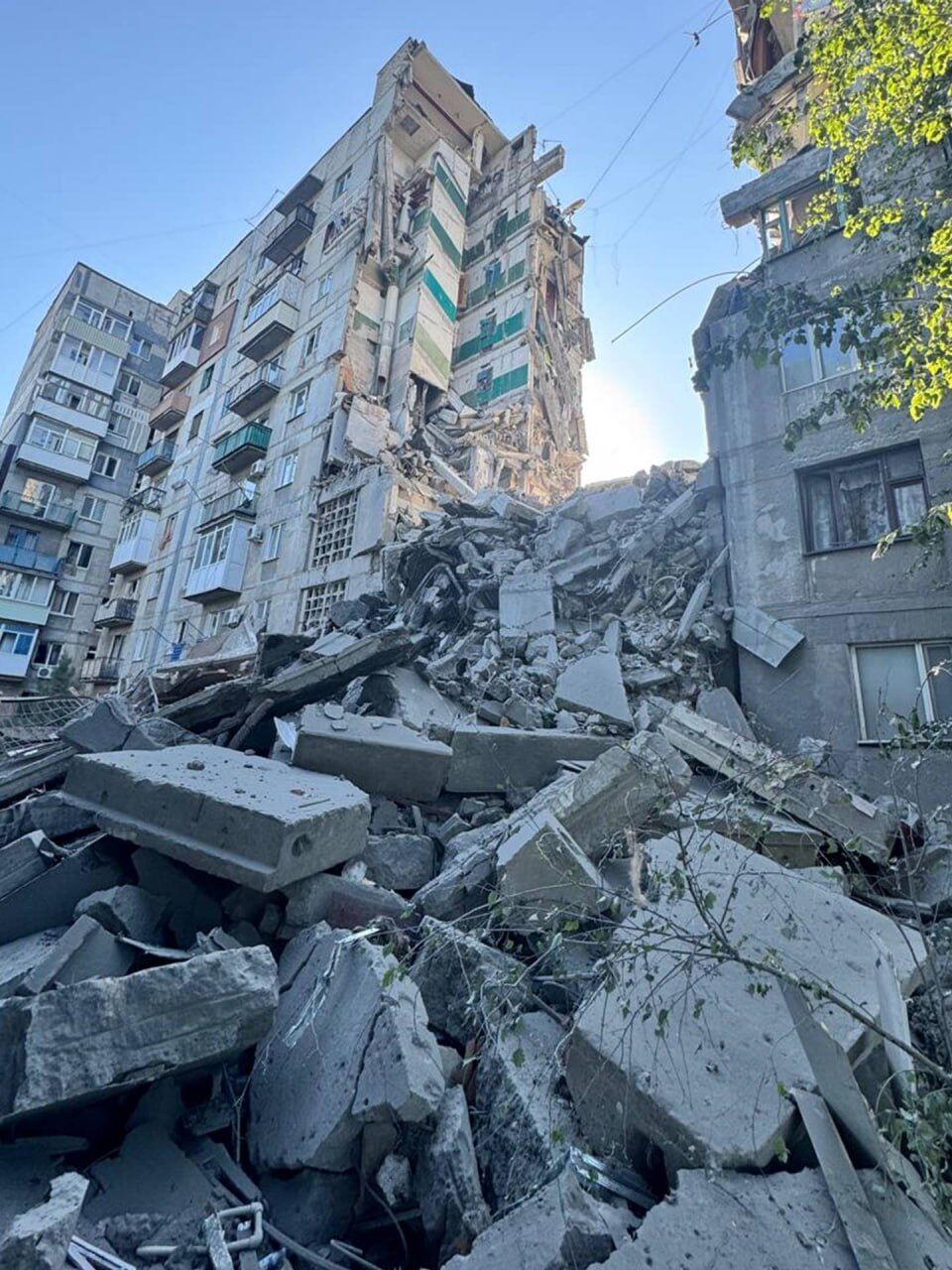 Війська РФ скинули авіабомби на Мирноград та обстріляли Новоекономічне: є жертви. Фото