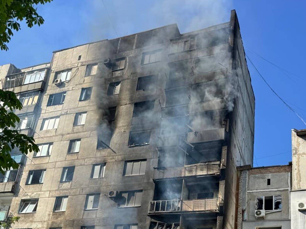 Війська РФ скинули авіабомби на Мирноград та обстріляли Новоекономічне: є жертви. Фото