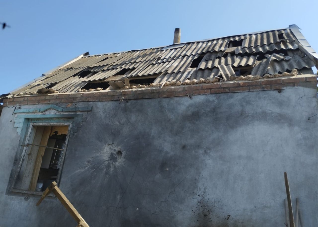 Окупанти атакували три райони Дніпропетровщини: поранено жінку, пошкоджено будівлі, загинули свійські тварини. Фото