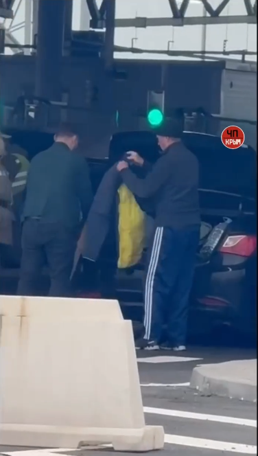 Перевірки на в'їзді на Керченський міст, порожні набережні Ялти і дорога їжа: що відбувається в окупованому Криму на травневі свята